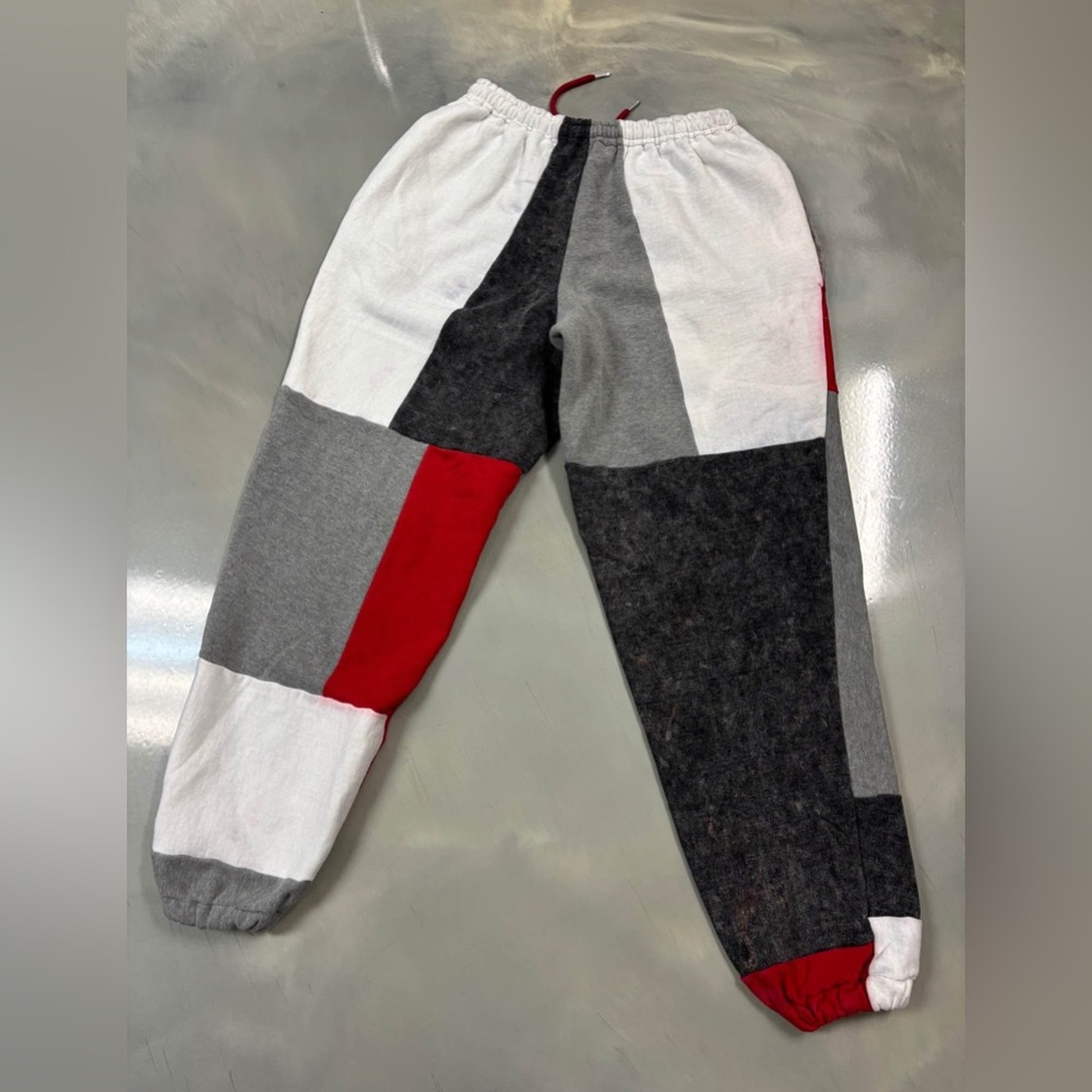 Wisconsin Sweatpants - Picture 2 of 8